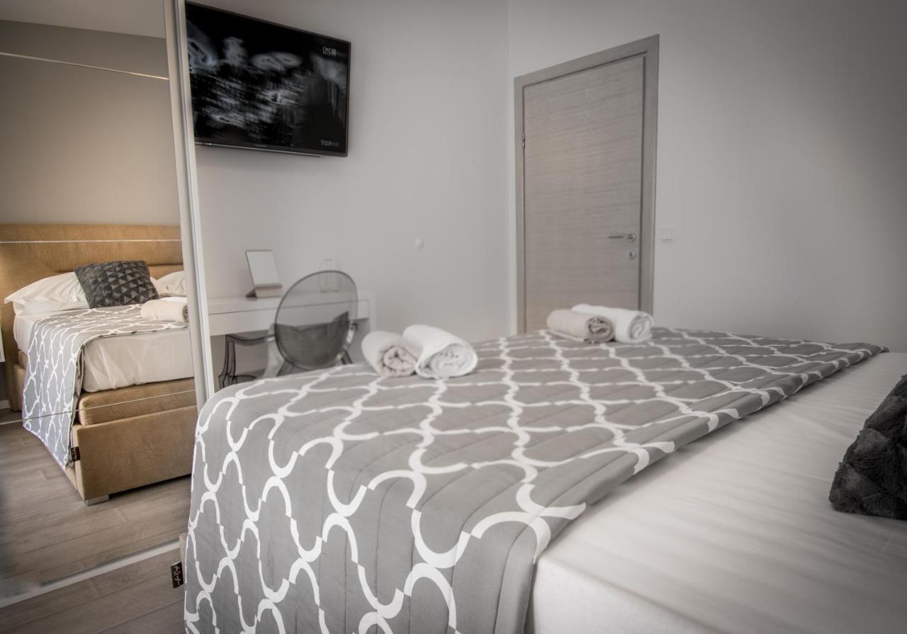 Apartman Petra Apartment Makarska Bagian luar foto