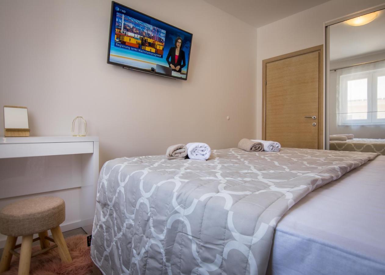 Apartman Petra Apartment Makarska Bagian luar foto