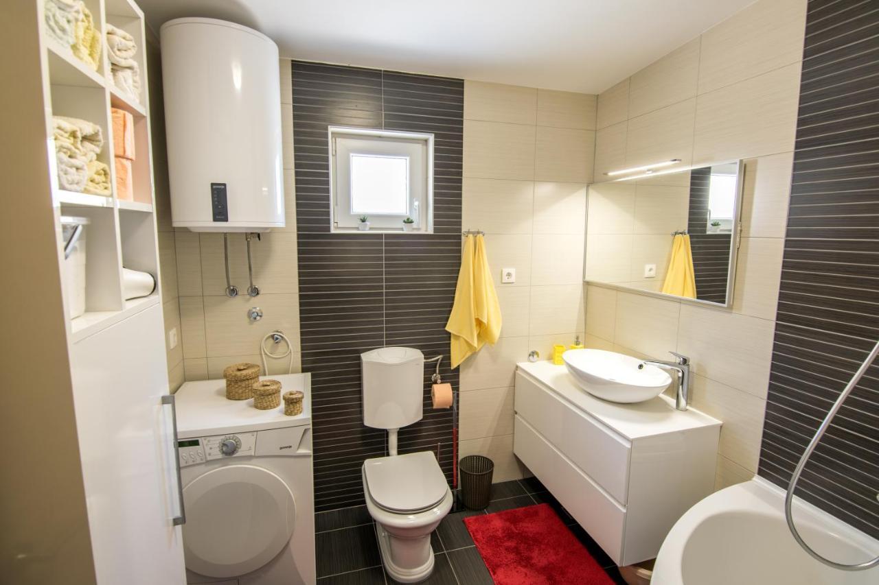 Apartman Petra Apartment Makarska Bagian luar foto