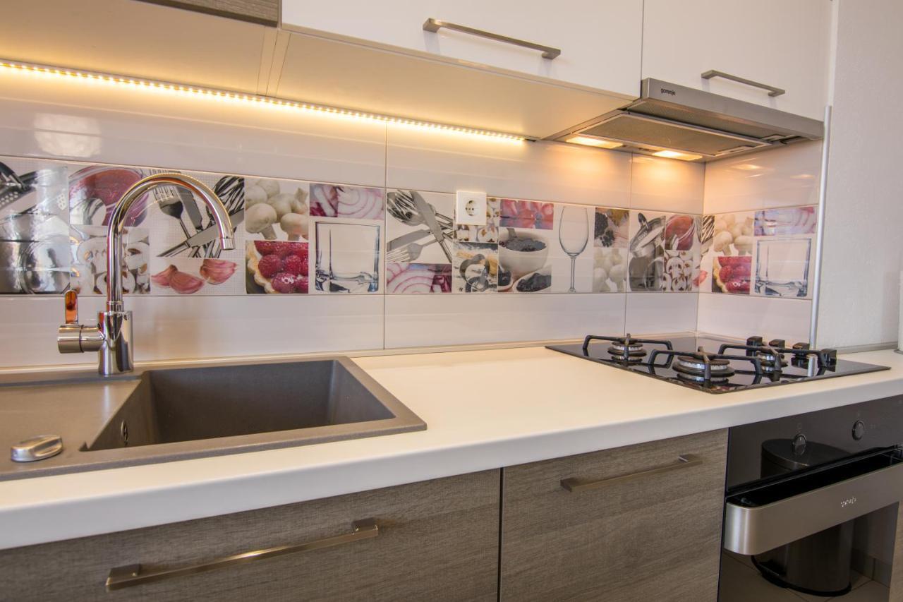 Apartman Petra Apartment Makarska Bagian luar foto